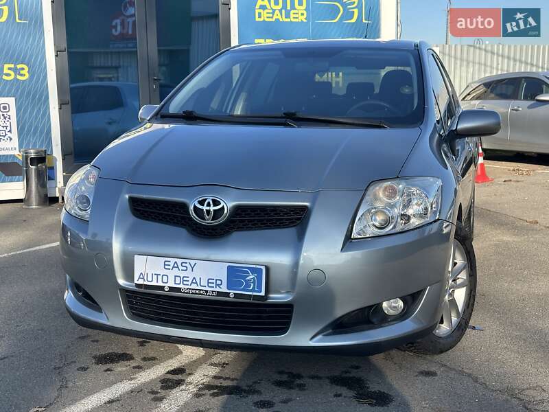 Хэтчбек Toyota Auris 2008 в Киеве