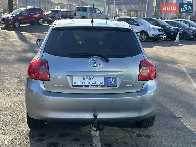 Хэтчбек Toyota Auris 2008 в Киеве