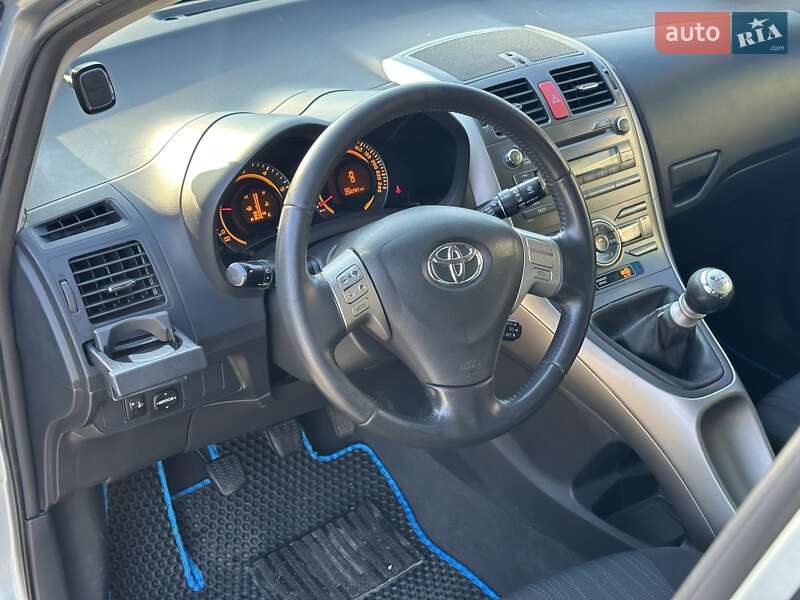 Хэтчбек Toyota Auris 2008 в Киеве