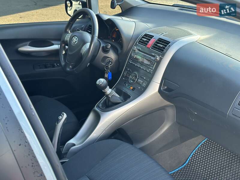 Хэтчбек Toyota Auris 2008 в Киеве