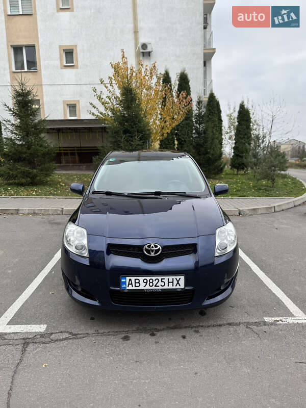 Хэтчбек Toyota Auris 2008 в Виннице