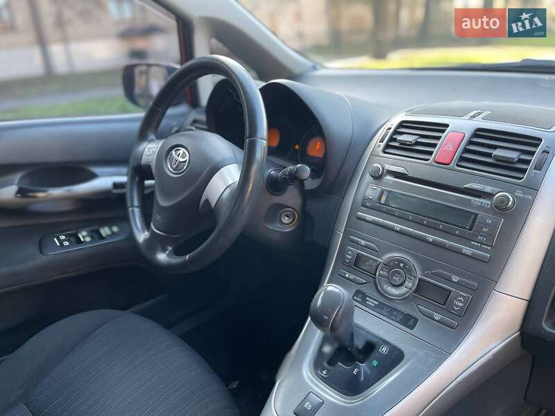 Хэтчбек Toyota Auris 2008 в Николаеве