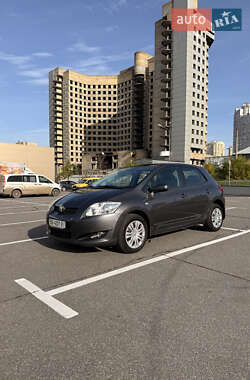Хэтчбек Toyota Auris 2008 в Киеве
