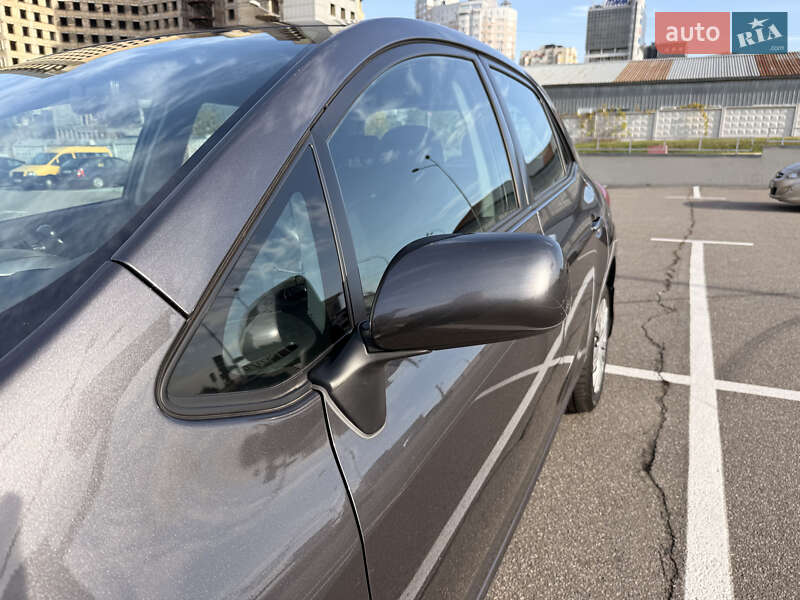 Хэтчбек Toyota Auris 2008 в Киеве