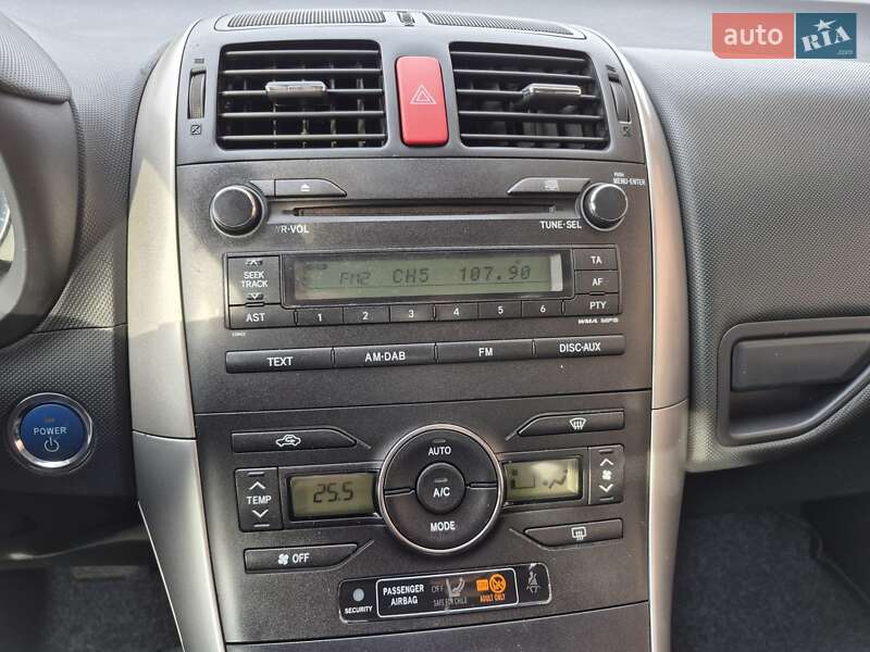 Хетчбек Toyota Auris 2011 в Одесі