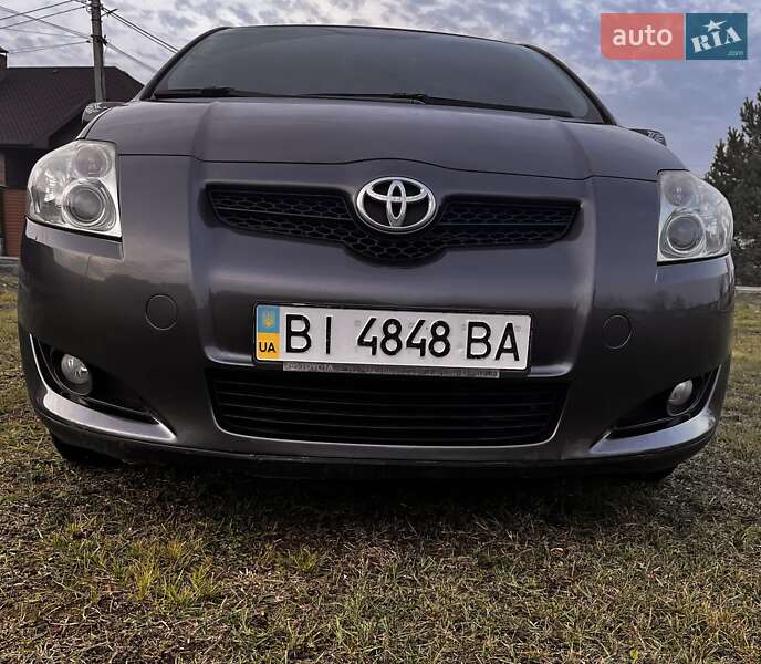 Хэтчбек Toyota Auris 2008 в Полтаве