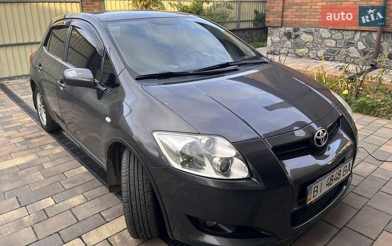 Хэтчбек Toyota Auris 2008 в Полтаве