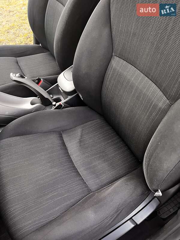 Хэтчбек Toyota Auris 2008 в Полтаве