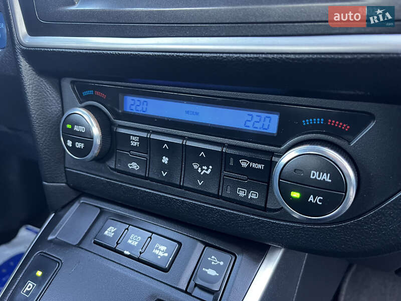 Хэтчбек Toyota Auris 2013 в Луцке фото 31 Хэтчбек Toyota Auris 2013 в Луцке