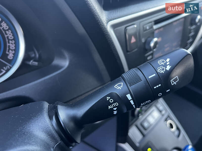 Хэтчбек Toyota Auris 2013 в Луцке фото 43 Хэтчбек Toyota Auris 2013 в Луцке