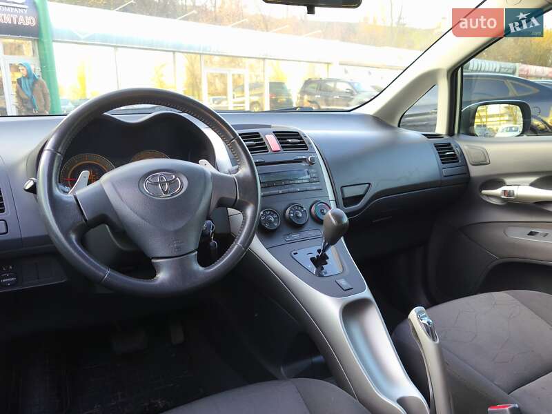 Хетчбек Toyota Auris 2007 в Дніпрі