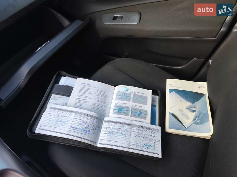 Хетчбек Toyota Auris 2007 в Дніпрі