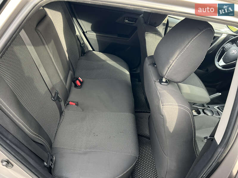 Хетчбек Toyota Auris 2013 в Вінниці