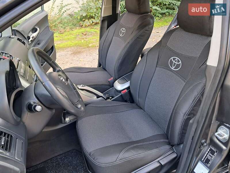 Хэтчбек Toyota Auris 2008 в Черновцах фото 19 Хэтчбек Toyota Auris 2008 в Черновцах