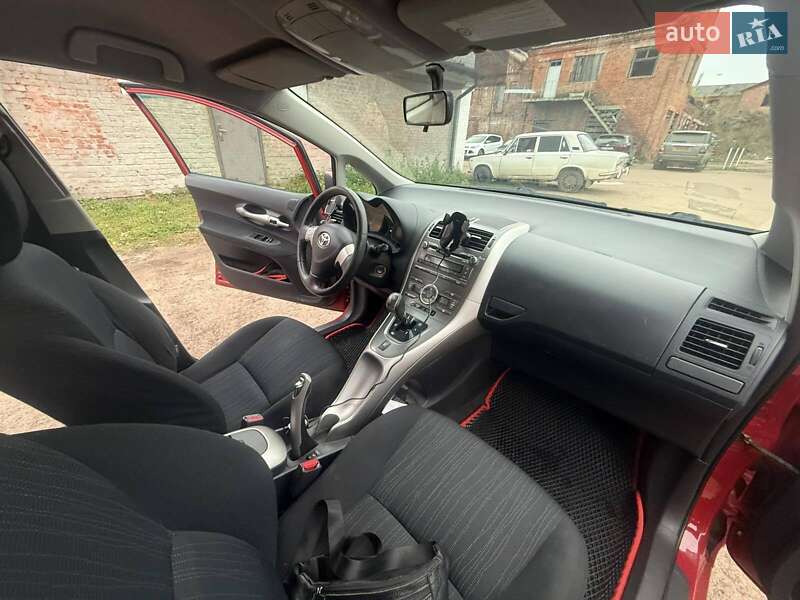 Хэтчбек Toyota Auris 2008 в Чернигове