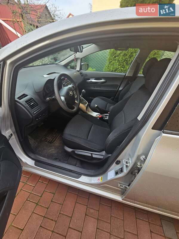 Хетчбек Toyota Auris 2011 в Львові