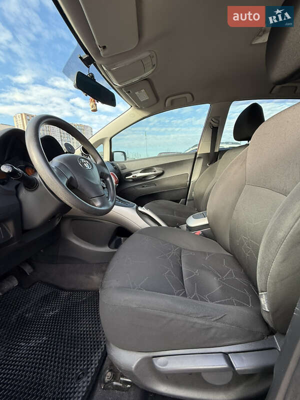 Хэтчбек Toyota Auris 2009 в Черкассах фото 16 Хэтчбек Toyota Auris 2009 в Черкассах