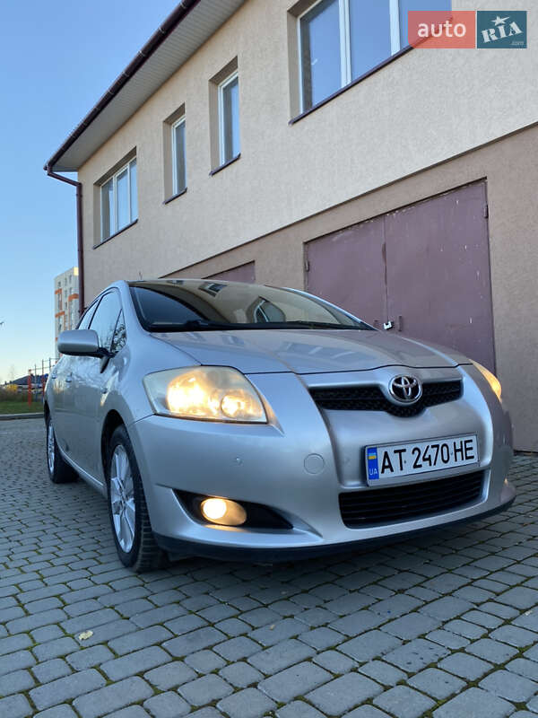 Хетчбек Toyota Auris 2006 в Івано-Франківську