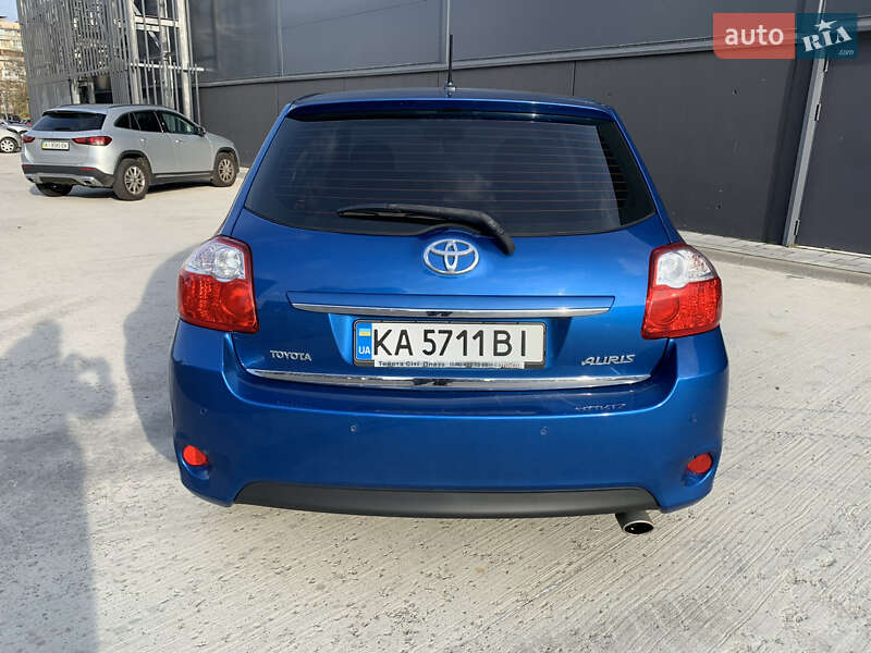 Хетчбек Toyota Auris 2010 в Києві