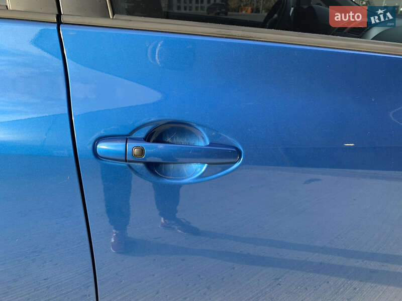 Хетчбек Toyota Auris 2010 в Києві