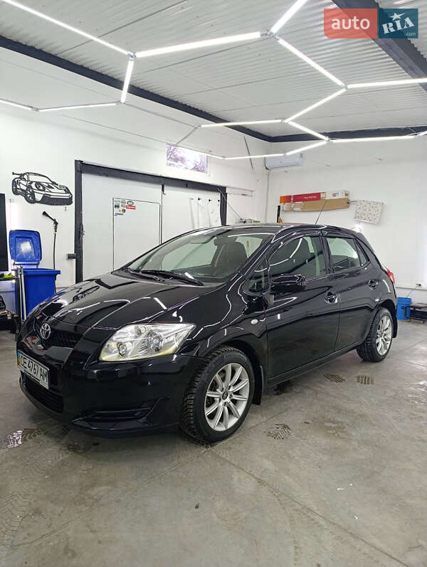 Хетчбек Toyota Auris 2008 в Чернівцях