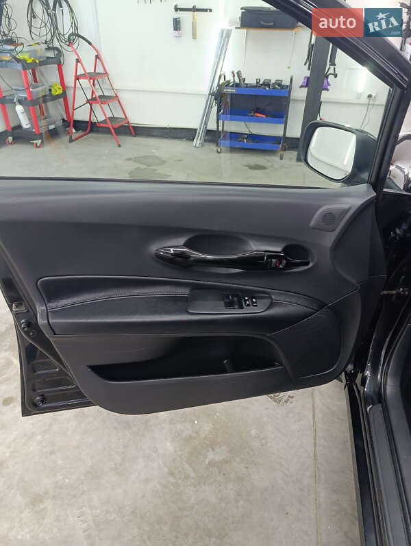 Хетчбек Toyota Auris 2008 в Чернівцях