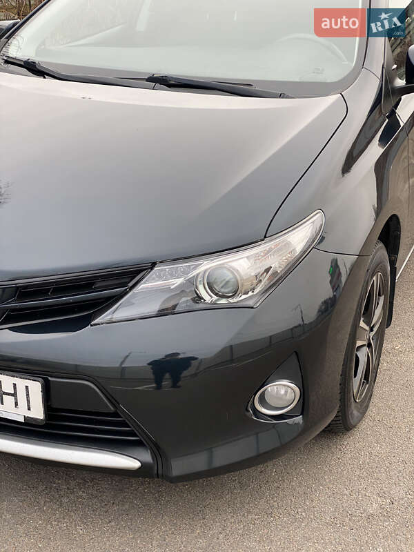Хетчбек Toyota Auris 2014 в Києві фото 11 Хетчбек Toyota Auris 2014 в Києві