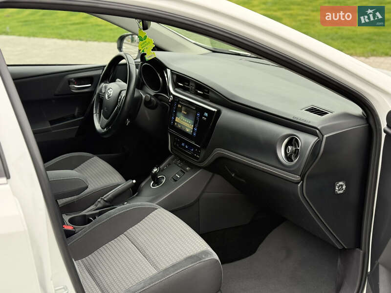 Універсал Toyota Auris 2017 в Луцьку фото 22 Універсал Toyota Auris 2017 в Луцьку