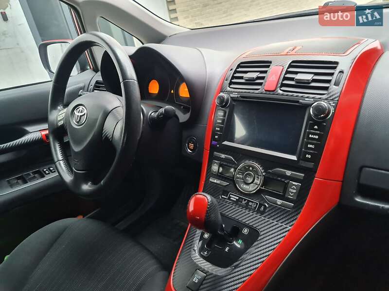 Хэтчбек Toyota Auris 2008 в Киеве