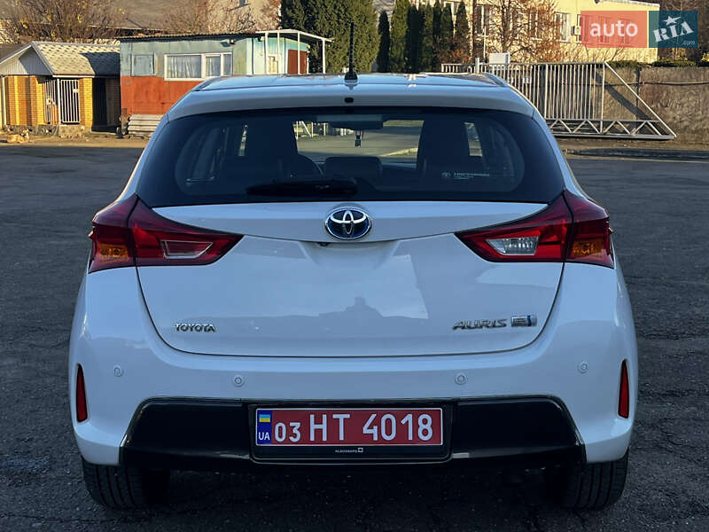 Хэтчбек Toyota Auris 2013 в Луцке