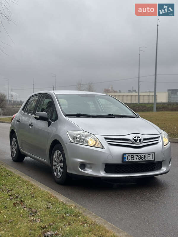 Хетчбек Toyota Auris 2010 в Києві