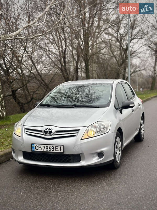 Хетчбек Toyota Auris 2010 в Києві