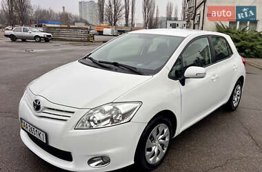 Хэтчбек Toyota Auris 2011 в Киеве