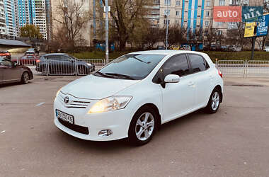 Хэтчбек Toyota Auris 2012 в Киеве
