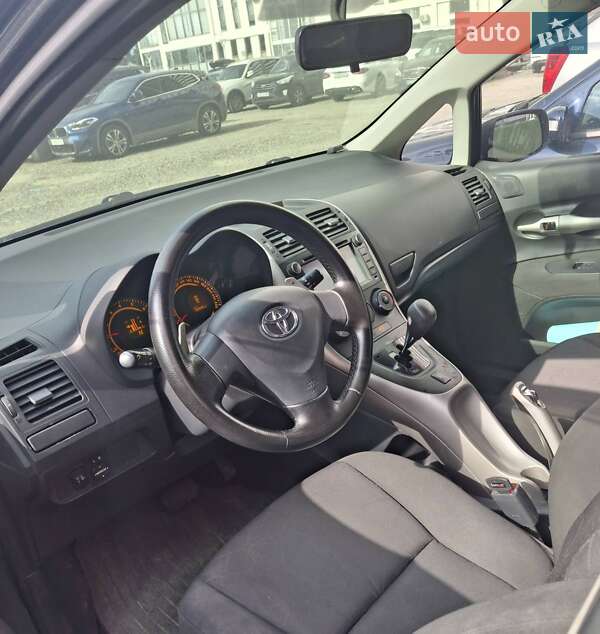 Хетчбек Toyota Auris 2008 в Роздільній