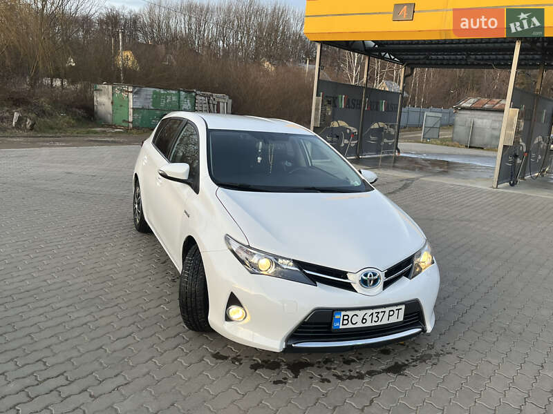 Хэтчбек Toyota Auris 2014 в Трускавце