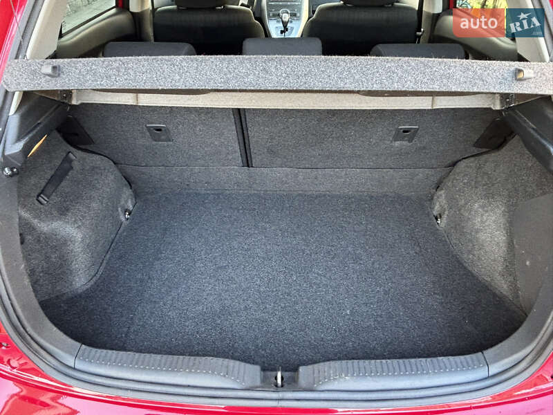 Хетчбек Toyota Auris 2008 в Дніпрі