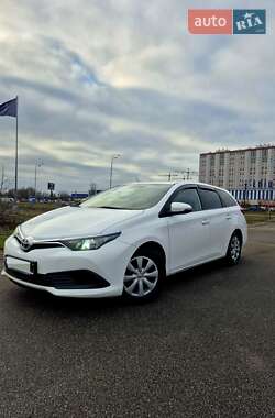 Универсал Toyota Auris 2015 в Киеве