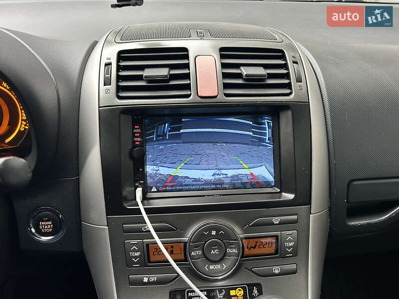 Хэтчбек Toyota Auris 2008 в Буче