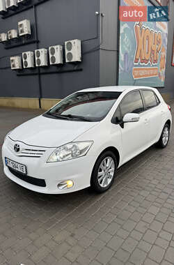 Хетчбек Toyota Auris 2011 в Івано-Франківську