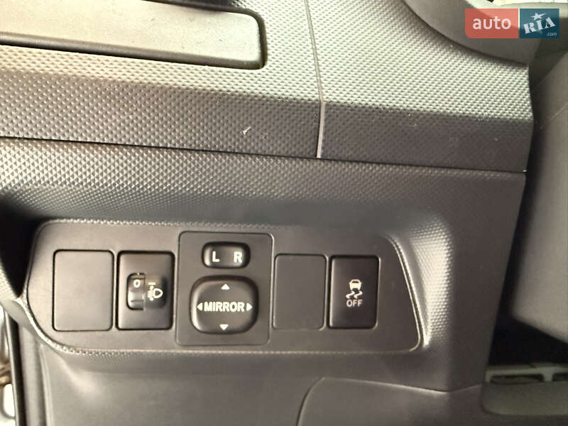 Хэтчбек Toyota Auris 2007 в Львове