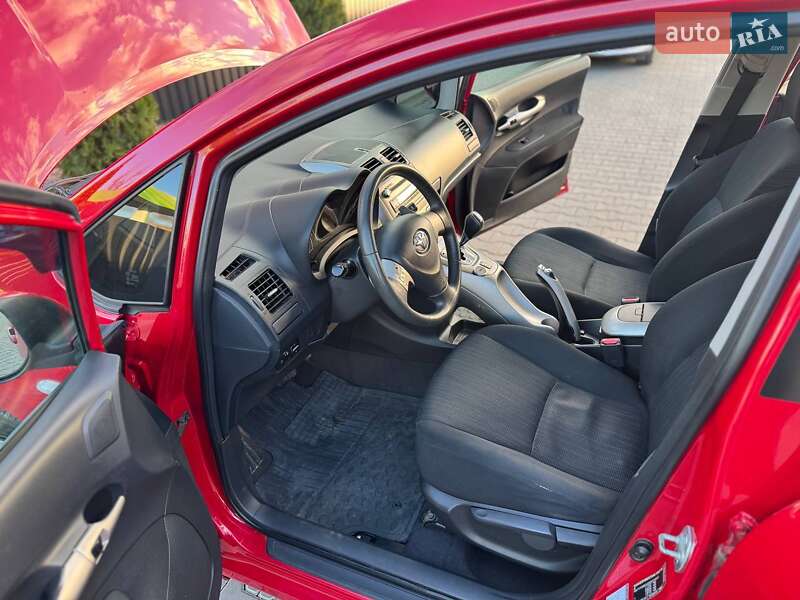 Хэтчбек Toyota Auris 2007 в Одессе