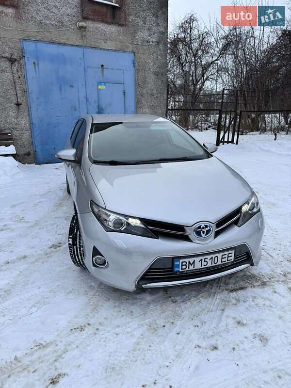 Хэтчбек Toyota Auris 2012 в Сумах
