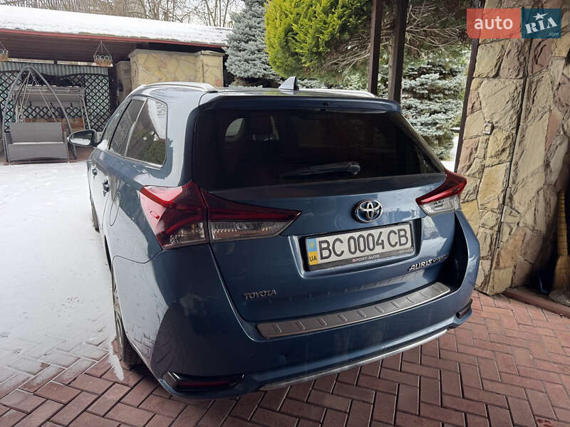 Универсал Toyota Auris 2016 в Львове