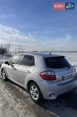 Хетчбек Toyota Auris 2012 в Львові