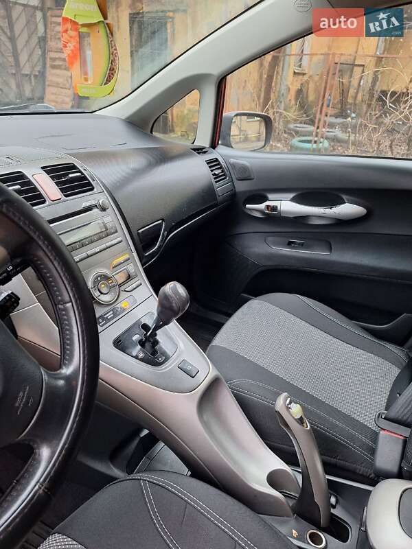 Хэтчбек Toyota Auris 2007 в Одессе