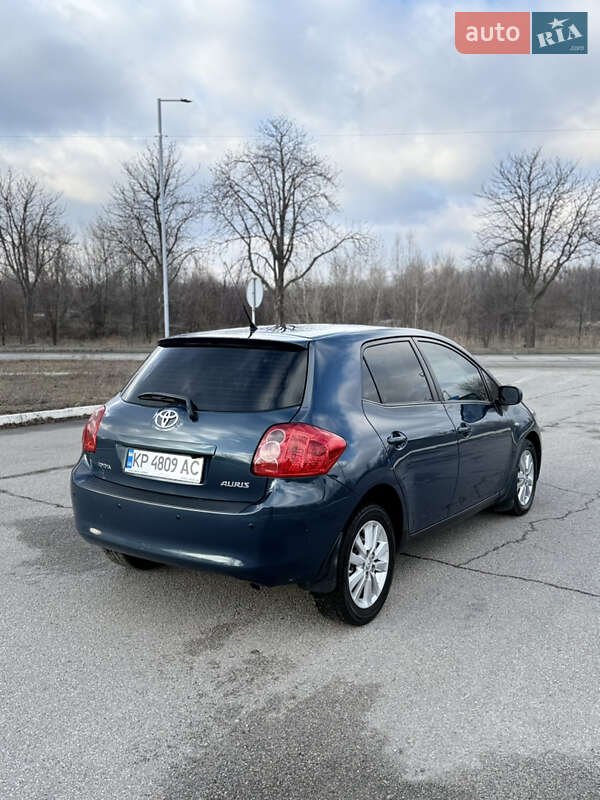 Хэтчбек Toyota Auris 2008 в Запорожье