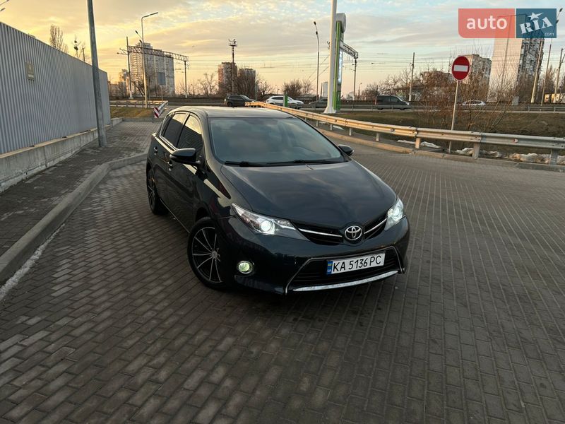 Toyota Auris 2013