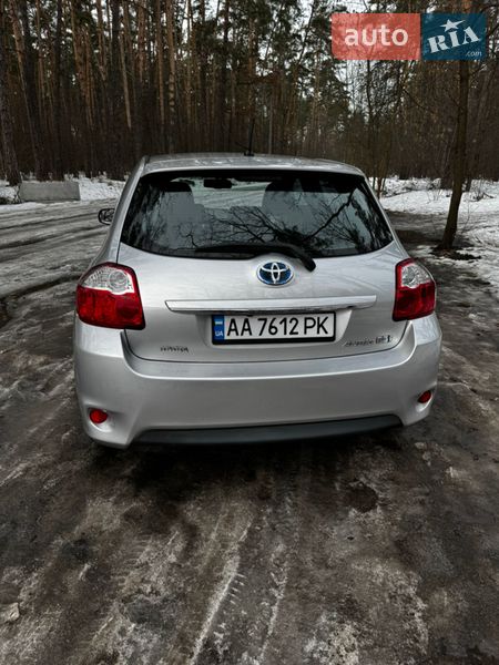 Хэтчбек Toyota Auris 2012 в Киеве
