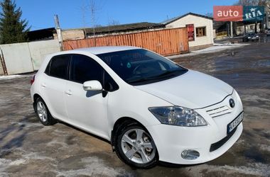 Хетчбек Toyota Auris 2012 в Чернігові